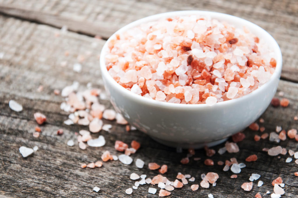 소금 – 천일염이 정제염보다 정말 건강에 더 좋을까? 제염, 자염, 재제염, 꽃소금, 차이는 무엇일까? 소금